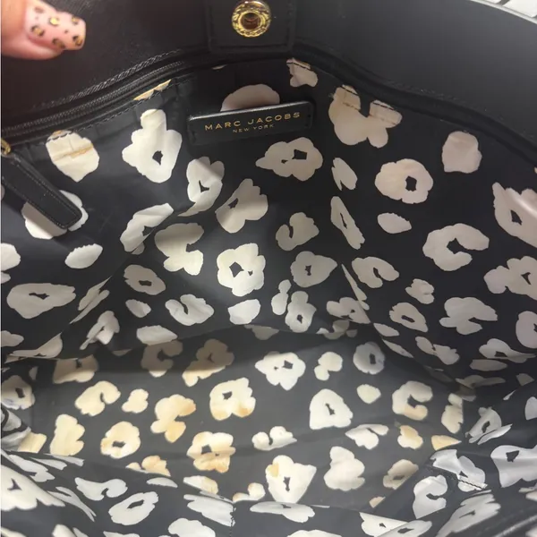 Marc Jacobs Black Tote Bag- straps coming apart - Image 3