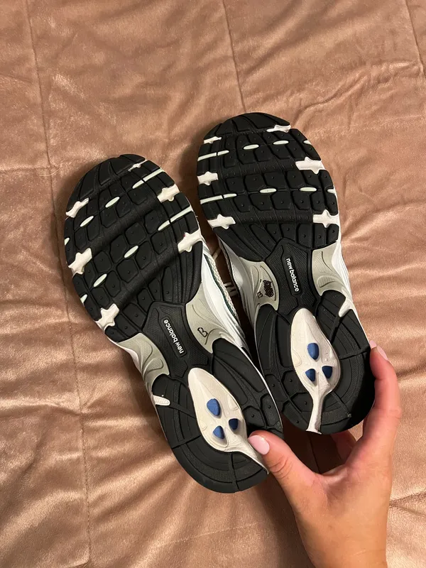 530 Women’s New Balance Shoes - Image 4
