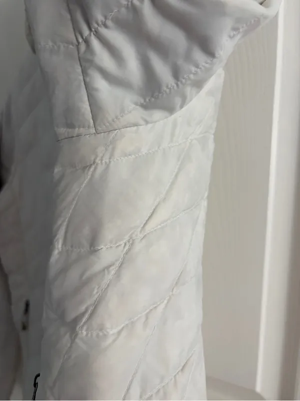 Patagonia creamy white Quilted Lightweight Puffer Jacket size xs - Image 6