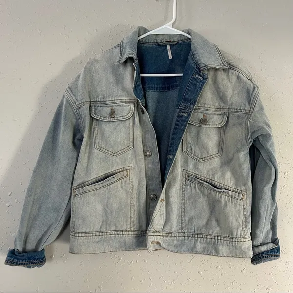 Free People Light Wash Denim Jacket Jean Casual Spring Summer Boho Bohemian XS - Image 2
