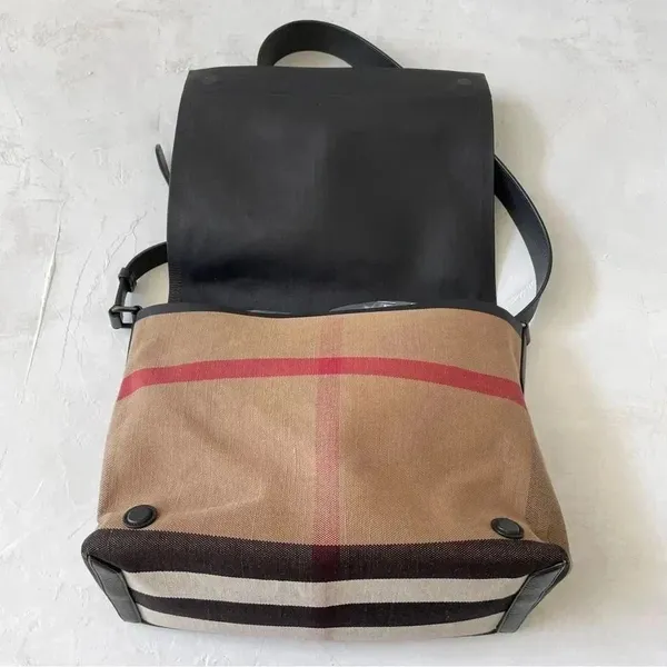 Burberry Messenger Unisex Bag - Image 3