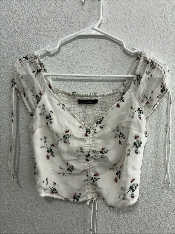 Abercrombie & Fitch White Floral Ruched Tie-Front Crop Top - Image 2