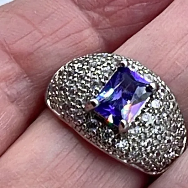 Boutique Silver plated & amethyst ring size 9. - Image 3