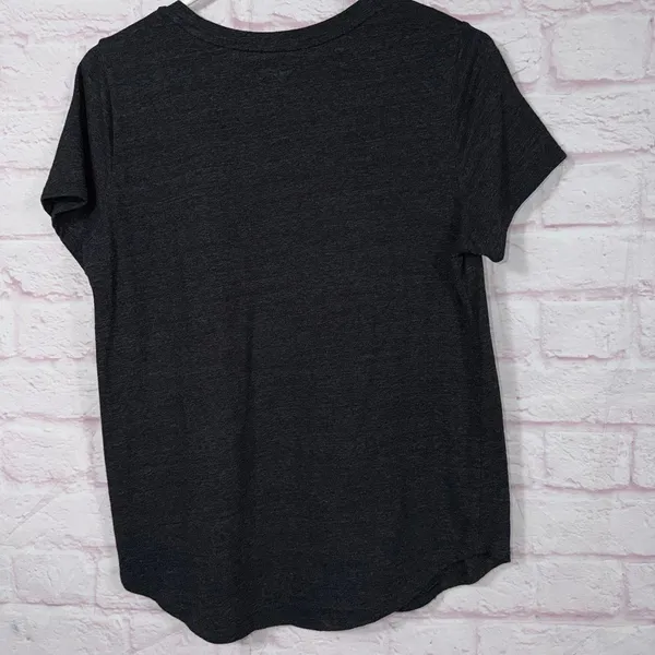 Old Navy Medium Everywear Graphic T-Shirt - Make My Daisy - Image 6