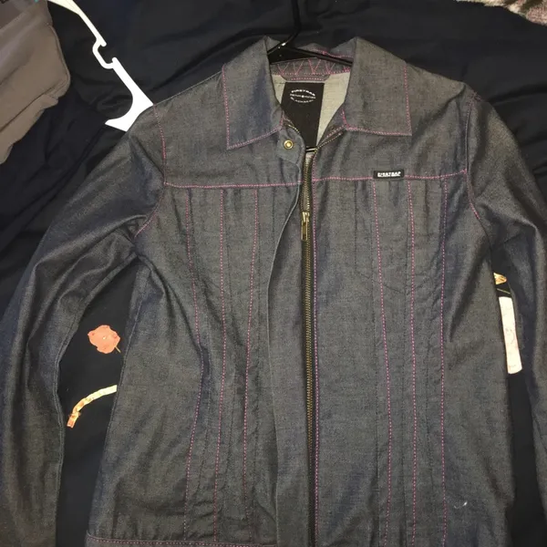 Super cute denim jacket Size M - Image 2