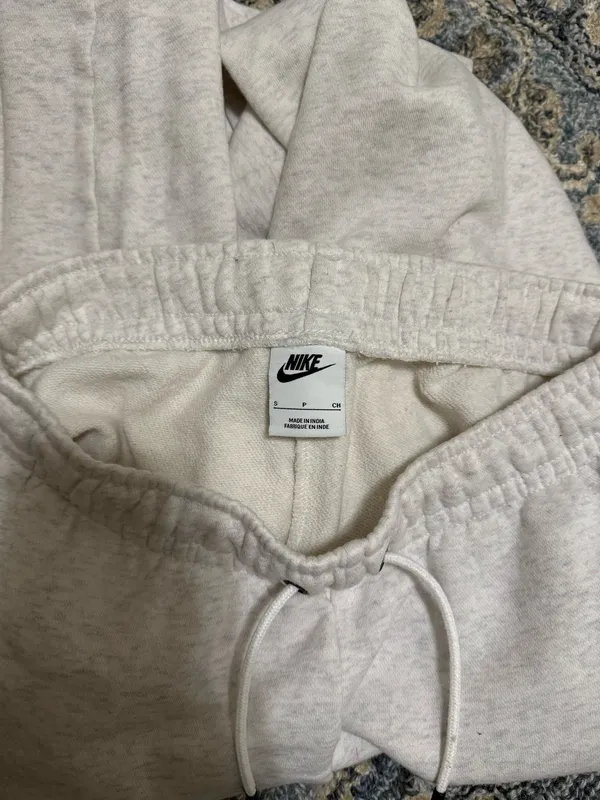 Nike Sweatpants White/Grey - Image 4