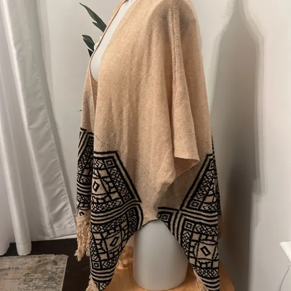 Carol Rose light weight wrap Shaw - Image 3