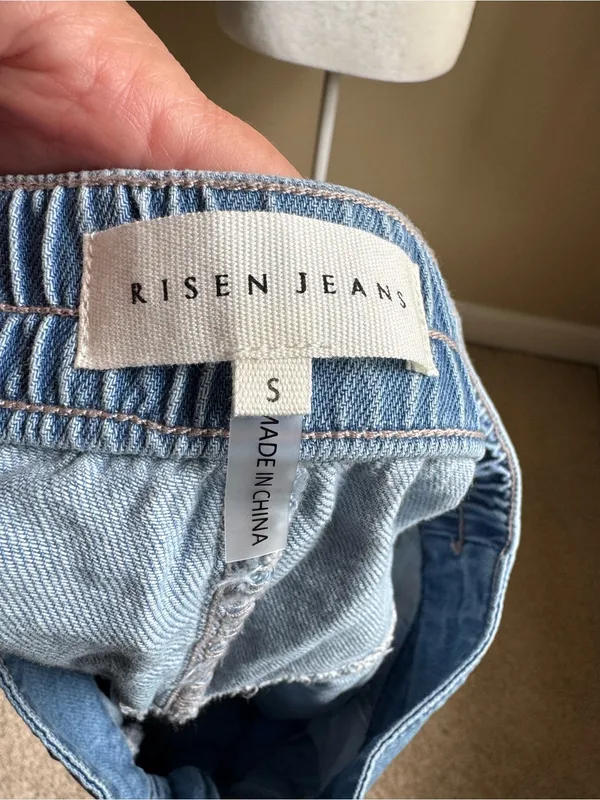 Risen Elastic Light Blue Denim Button-Front Slouchy Shorts NWT - Image 4