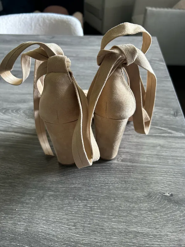 Heels Tan Size 7.5 - Image 3