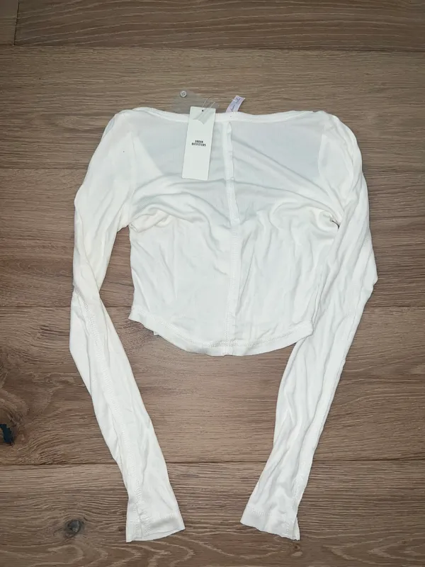 Urban Outfitters brand new button up long sleeve white xs - Image 3