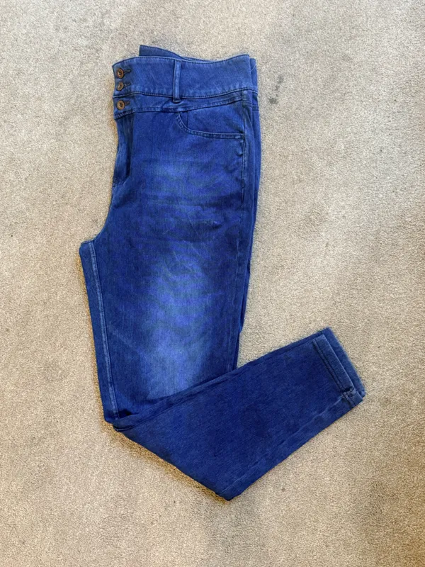 Halara Dark Medium Wash 3 Button Super Stretchy Skinny Jeans Size XL - Image 3