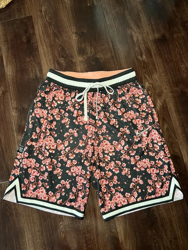 RARE Nike DNA City Exploration Dri-Fit Athletic Shorts Cherry Blossom Size Medium - Image 2