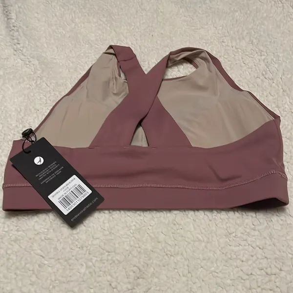 045EA.- Endeavor Athletic DRYFORCE® Sports Bra. Size Medium - Image 5