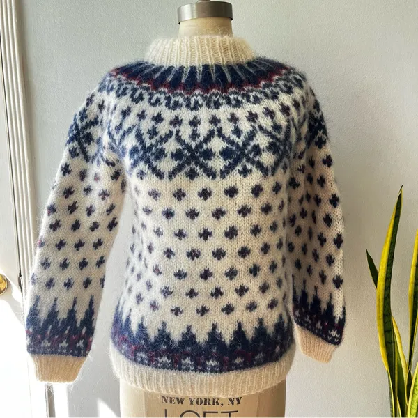 Handmade Vtg. Hand Knit Scandinavian Wool & Mohair Fair Isle Sweater• Sz M/L - Image 11