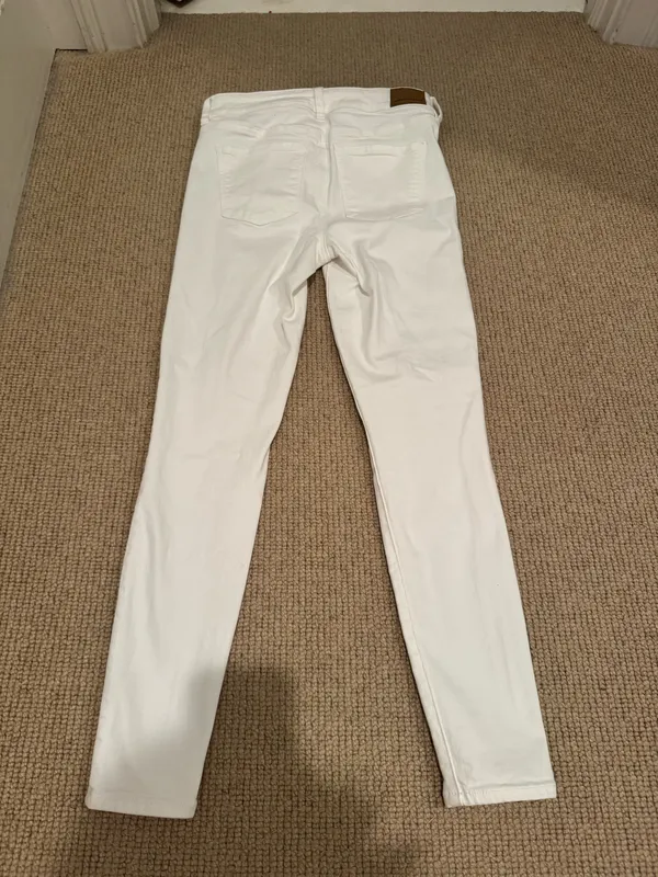 American Eagle Jeans - Image 3