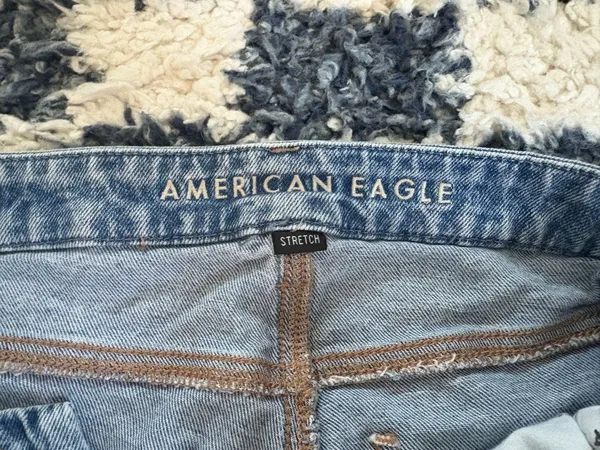 American Eagle Curvy 90s Straight Jeans - Image 2