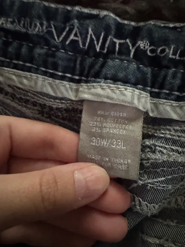 Premium vanity collection gene size 30 W 33L - Image 4
