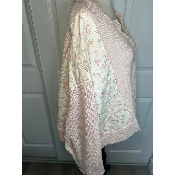 POL‎ Waffle Knit Floral Mixed Media Quilted Boho Split Neck Top Women's Large - Image 2