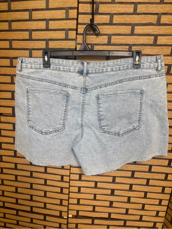 No boundaries Jean shorts size 20 - Image 2