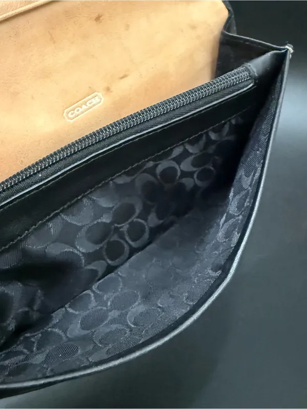 COACH Soho Buckle Classic Black Leather Contrast Stitch Tan Lining Bifold Wallet - Image 12