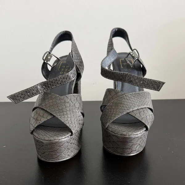 ShuShop Chunky Platform Sandals in‎ Gray with Ankle Strap Sz 6 - Image 2
