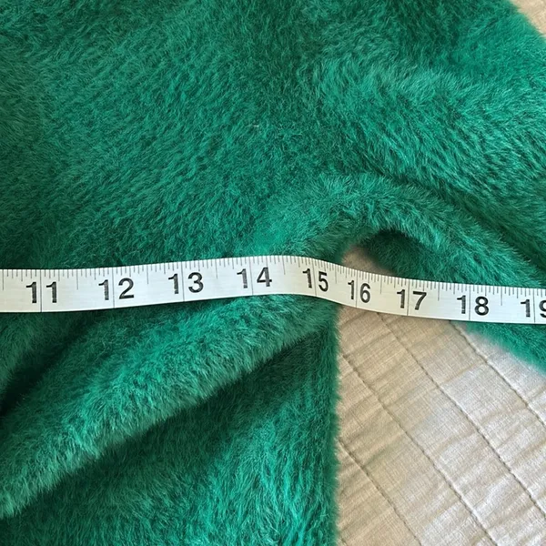 Aerie fluffy 4 ever reversible twist Green comfy cropped sweater L - Image 5