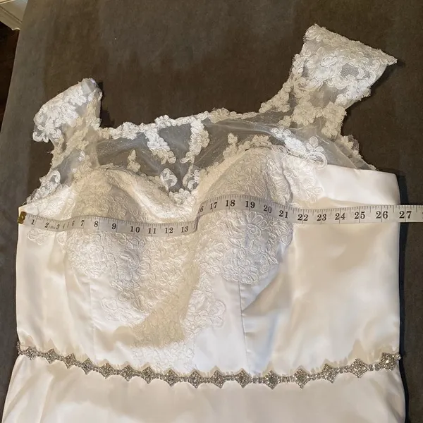 Women’s White Sleeveless Wedding Gown Zip Up with Sparkle Waist Size 3X NWOT - Image 9