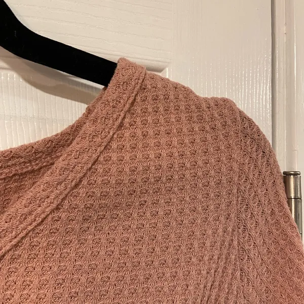 Paper Crane Size S Pink Waffle Knit V Neck Short Sleeve Ruffle Hem Peplum Top - Image 6