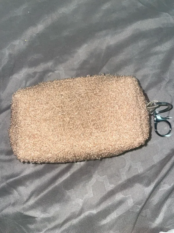 Estée Lauder Fuzzy teddy sherpa makeup pouch - Image 3