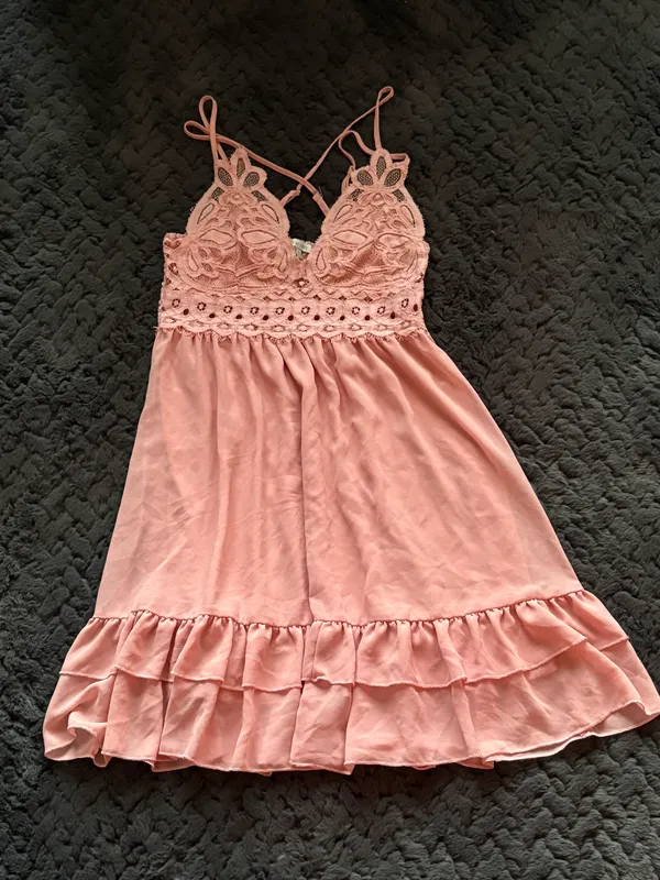 Love Tree Pink Lace Dress - Image 2