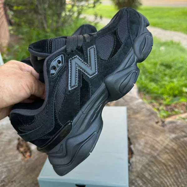 New Balance 9060 Running Girl shoes size 4.5 - Image 3