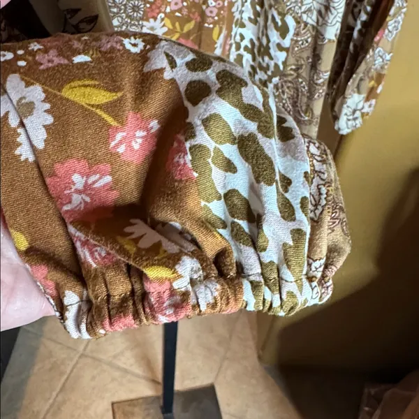 Haptics Country Bliss Patchwork Boho Blouse Floral Paisley Size Large - Image 9