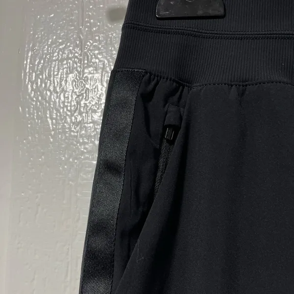Athleta Nolita Slim Tapered Crop Black pant size 4 - Image 5