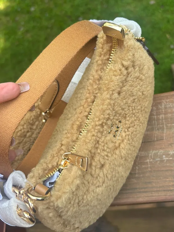 Authentic Coach 1941 Tan Sherpa Shoulder /crossbody Bag with 2 straps - Image 8