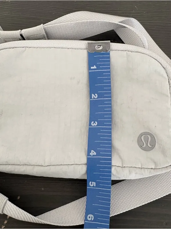 Lululemon Everywhere Belt Bag Mini Ripstop in Vapor/Traverse Grey - Image 10
