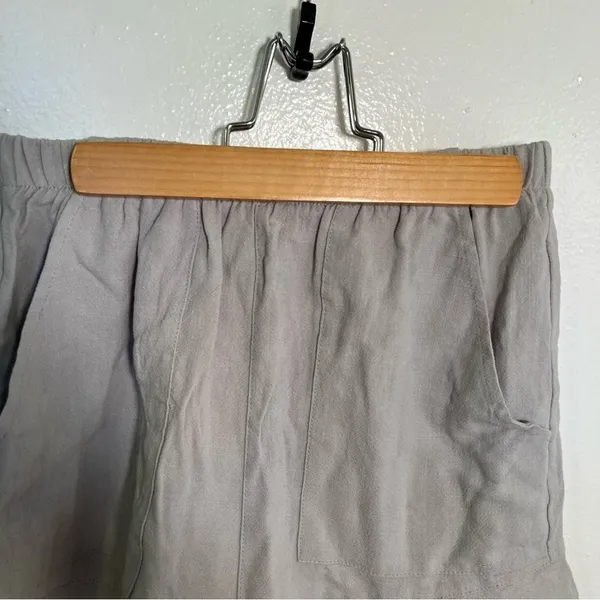 Women's‎ Size Small Casual Shorts Sage Green Gray Ruffle Hem Pockets Stretch - Image 3