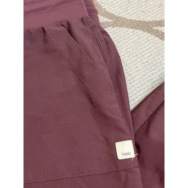Vuori Summits Woven Joggers Fig Maroon Size XS Ripstop Hiking Athleisure Pants - Image 9