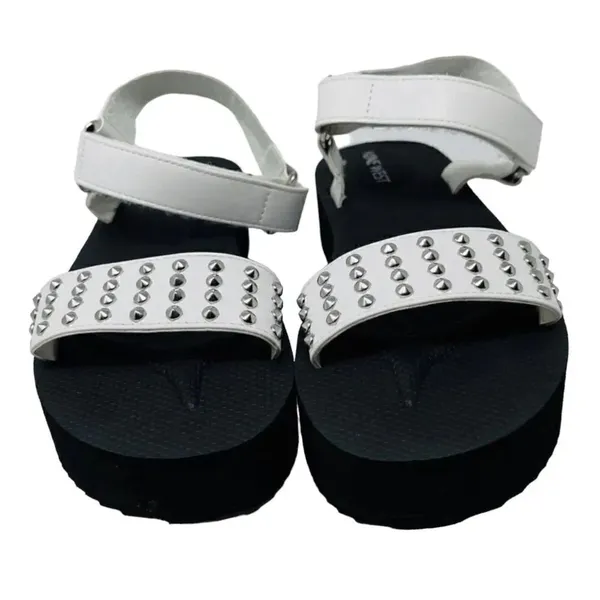 Nine West Studded Sport Sandals Size 8 - Image 8