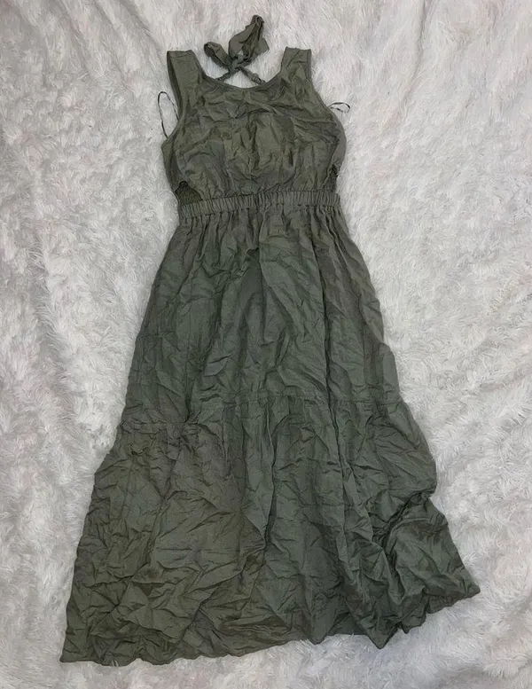 Green Open Back Maxi Dress size Small Boutique Brand for Wedding Guest / Winery - Image 3