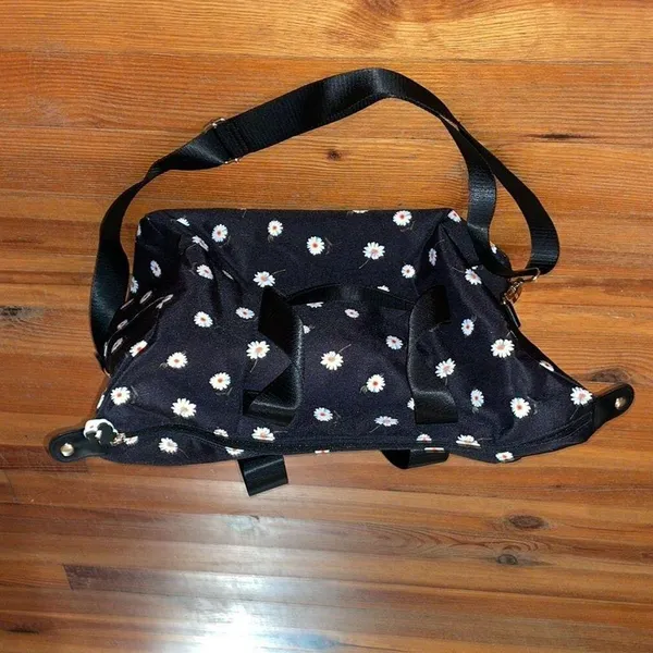 Alice + Olivia Black Fabfitfun Daisy Print Duffle Bag Weekender Travel Overnight - Image 10