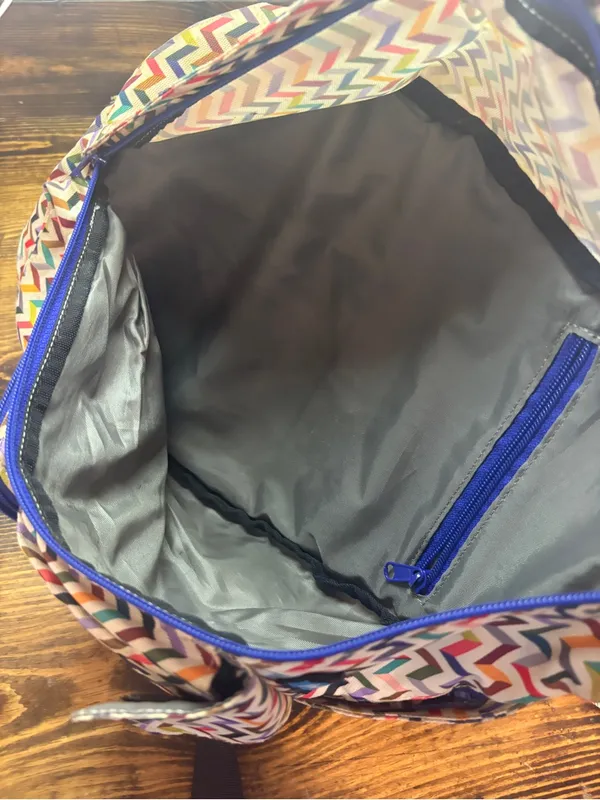 Kavu chevron print sling bag - Image 10