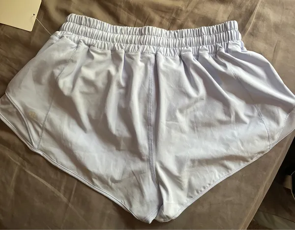 Lululemon Hotty Hot Short 2.5” - Image 4