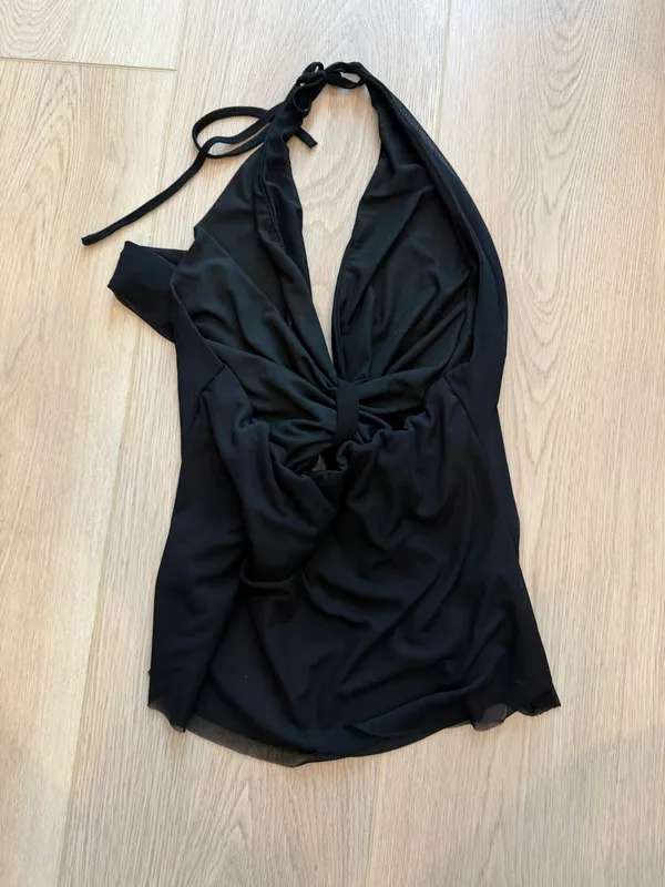 Pretty Little Thing Halter Tie-Front Crop Top - Image 4