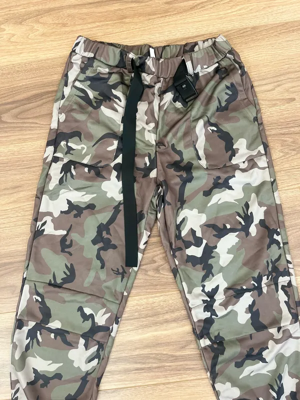 SHEIN Camo Cargo Jogger Pants Utility Buckle Belt - Image 4