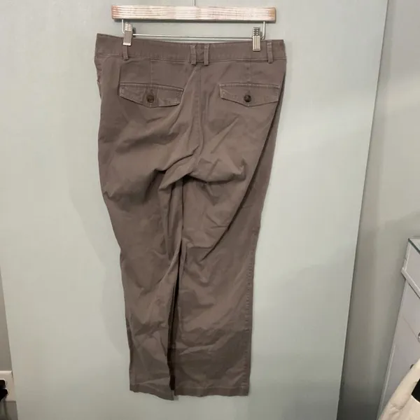Dockers Womens Pants Gray Solid Straight Leg Chinos Size 6 Short - Image 3