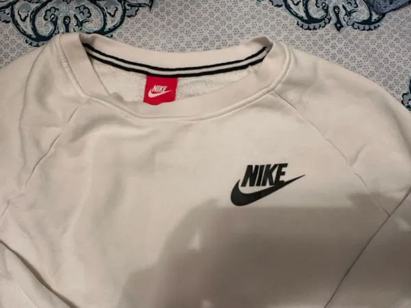 Nike Women’s Crewneck Sweatshirt - Image 2