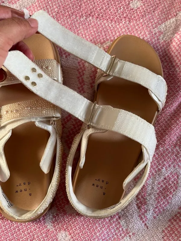A New Day Women's Beige White Pearl Beaded Flat Synthetic Sandals Size 7.5 - Image 9