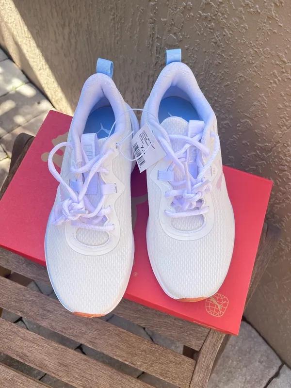 Puma Sneakers Women’s US 7.5 - Image 3