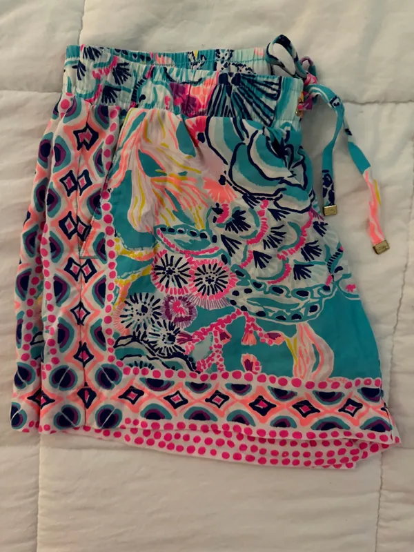 Lilly Pulitzer shorts xxsmall - Image 2