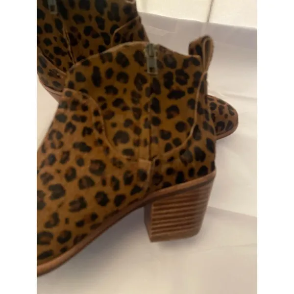 UGG Kingsburg Leopard Bootie - Image 5